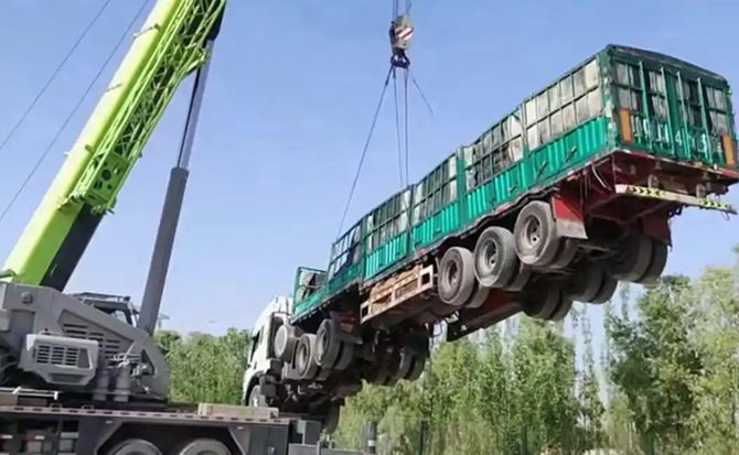 巴青道路脱困救援案例